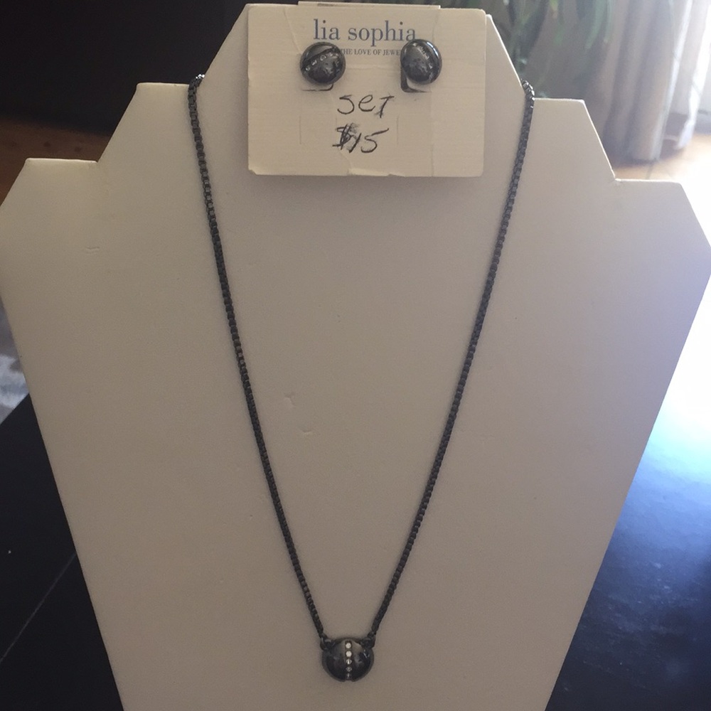 Lia Sophia necklace and earring set